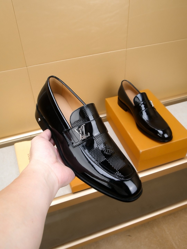 ルイヴィトン靴側面デザイン